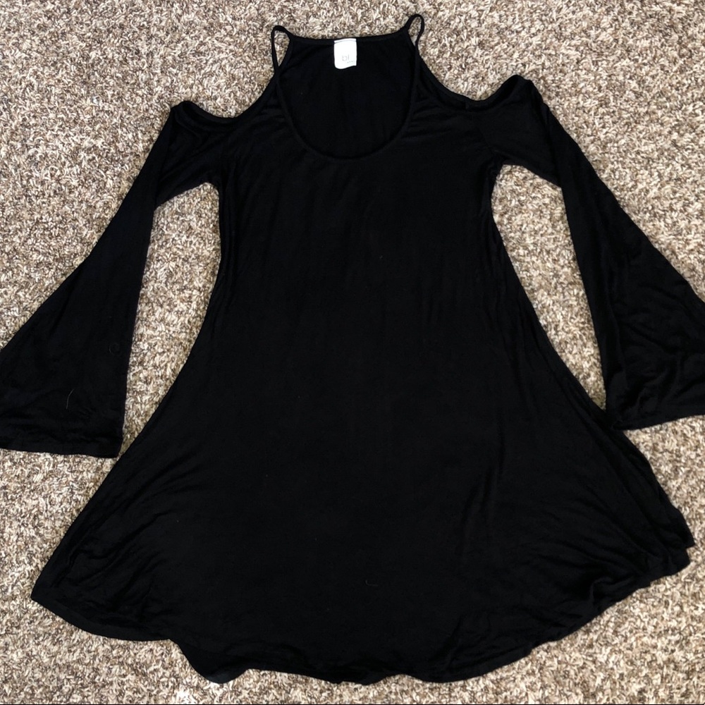 Cold Shoulder Black Tshirt Dress